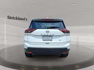 2025 Nissan Rogue AWD SV Moonroof in Stratford, Ontario - 3 - w320h240px