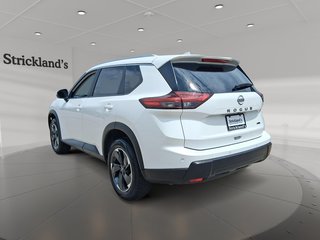 2025 Nissan Rogue AWD SV Moonroof in Stratford, Ontario - 4 - w320h240px
