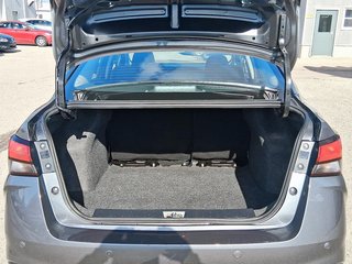 2023 Nissan Versa 1.6 SR CVT in Stratford, Ontario - 6 - w320h240px