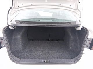 2023 Nissan Versa 1.6 SR CVT in Stratford, Ontario - 6 - w320h240px