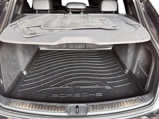 2021 Porsche Macan in Stratford, Ontario - 6 - w320h240px