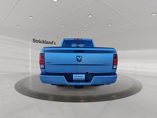 2022 Ram RAM 1500 Classic Crew Cab 4x4 (DS) SLT (140.5 WB 5'7 Box) SWB in Stratford, Ontario - 3 - w320h240px