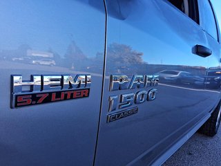 2022 Ram RAM 1500 Classic Crew Cab 4x4 (DS) SLT (140.5 WB 5'7 Box) SWB in Stratford, Ontario - 6 - w320h240px