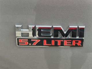 2023 Ram RAM 1500 Classic Crew Cab 4x4 (DS) SLT (140.5 WB 5'7 Box) SWB in Stratford, Ontario - 6 - w320h240px
