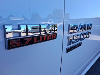 2023 Ram RAM 1500 Classic Crew Cab 4x4 (DS) SLT (140.5 WB 5'7 Box) SWB in Stratford, Ontario - 6 - w320h240px