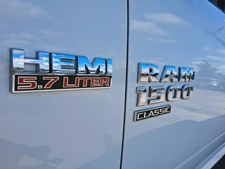 2023 Ram RAM 1500 Classic Crew Cab 4x4 (DS) SLT (140.5 WB 5'7 Box) SWB in Stratford, Ontario - 6 - w320h240px