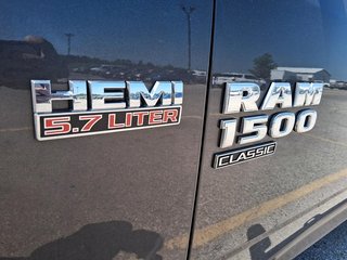 2023 Ram RAM 1500 Classic Crew Cab 4x4 (DS) SLT (140.5 WB 5'7 Box) SWB in Stratford, Ontario - 6 - w320h240px