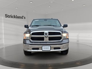 2023 Ram RAM 1500 Classic Crew Cab 4x4 (DS) SLT (140.5 WB 5'7 Box) SWB in Stratford, Ontario - 2 - w320h240px