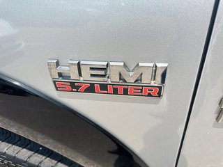 2014 Ram 1500 Crew Cab 4x4 SLT (140.5 WB - 5.7 Box) in Stratford, Ontario - 6 - w320h240px
