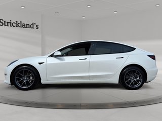 2021 Tesla Model 3 in Stratford, Ontario - 5 - w320h240px