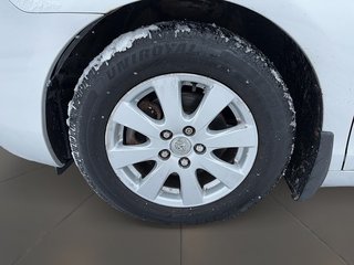 2008 Toyota Camry Hybrid 4-door Sedan in Stratford, Ontario - 6 - w320h240px