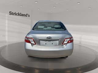 2009 Toyota Camry Hybrid 4-door Sedan in Stratford, Ontario - 3 - w320h240px