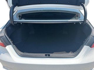2018 Toyota Camry Hybrid SE CVT in Stratford, Ontario - 6 - w320h240px