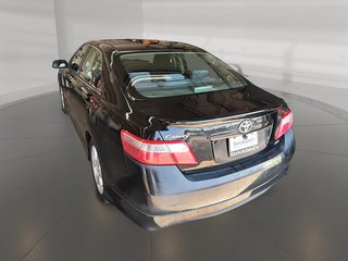 2007 Toyota Camry 4-door Sedan SE 5A in Stratford, Ontario - 4 - w320h240px