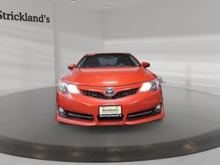 2012 Toyota Camry 4-door Sedan SE in Stratford, Ontario - 2 - w320h240px