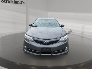2013 Toyota Camry 4-door Sedan SE in Stratford, Ontario - 2 - w320h240px