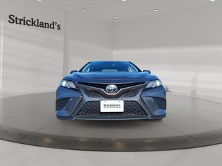 2018 Toyota Camry 4-Door Sedan SE 8A in Stratford, Ontario - 2 - w320h240px