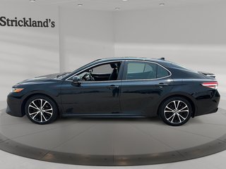 2020 Toyota Camry 4-Door Sedan SE 8A in Stratford, Ontario - 5 - w320h240px
