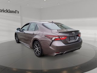 2021  Camry SE in Stratford, Ontario - 4 - w320h240px