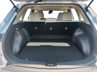 2022 Toyota COROLLA CROSS L AWD in Stratford, Ontario - 6 - w320h240px