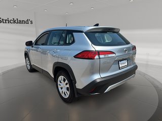 2022 Toyota COROLLA CROSS L AWD in Stratford, Ontario - 4 - w320h240px