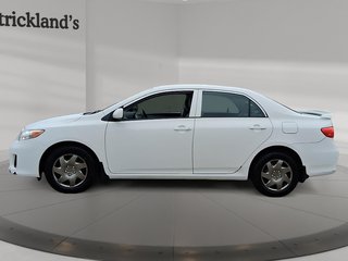 2013 Toyota Corolla 4-door Sedan CE 4A in Stratford, Ontario - 5 - w320h240px