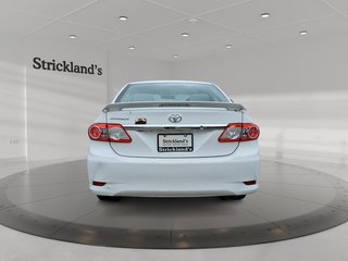 2013 Toyota Corolla 4-door Sedan CE 4A in Stratford, Ontario - 3 - w320h240px