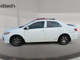 2013 Toyota Corolla 4-door Sedan CE 4A in Stratford, Ontario - 5 - w320h240px