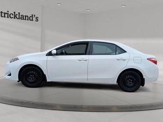 2017 Toyota Corolla 4-door Sedan LE CVTi-S in Stratford, Ontario - 5 - w320h240px