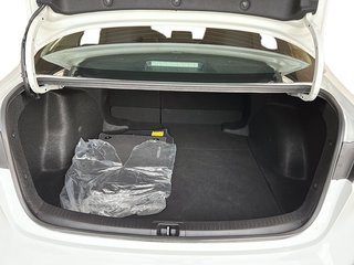 2020 Toyota Corolla 4-door Sedan LE CVT in Stratford, Ontario - 6 - w320h240px