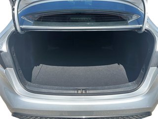 2020 Toyota Corolla 4-door Sedan SE CVT in Stratford, Ontario - 6 - w320h240px