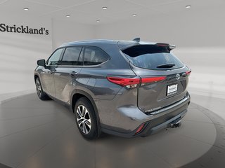 2021 Toyota Highlander hybrid XLE AWD in Stratford, Ontario - 4 - w320h240px