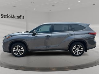 2021 Toyota Highlander hybrid XLE AWD in Stratford, Ontario - 5 - w320h240px