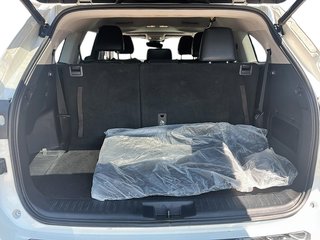 2021 Toyota Highlander hybrid XLE AWD in Stratford, Ontario - 6 - w320h240px