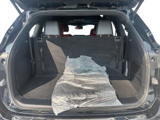 2024 Toyota Highlander XSE AWD in Stratford, Ontario - 6 - w320h240px