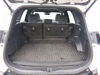 2026 Toyota RAV4 Hybrid RAV4 XSE AWD in Stratford, Ontario - 6 - w320h240px