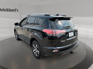 2018 Toyota RAV4 AWD LE in Stratford, Ontario - 4 - w320h240px