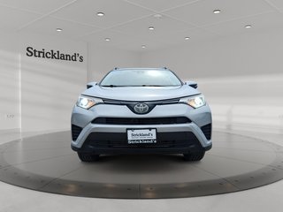 2018 Toyota RAV4 FWD LE in Stratford, Ontario - 2 - w320h240px