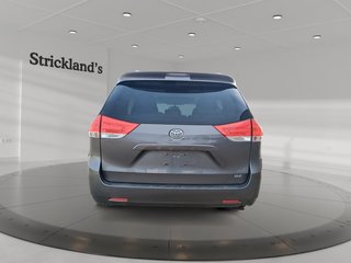 2011 Toyota Sienna XLE 7-pass V6 6A in Stratford, Ontario - 3 - w320h240px