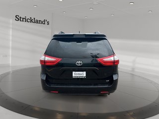2018 Toyota Sienna LE 8-Passenger V6 in Stratford, Ontario - 3 - w320h240px