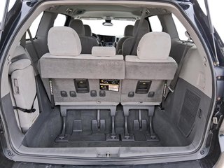 2020 Toyota Sienna LE 8-Passenger V6 in Stratford, Ontario - 6 - w320h240px