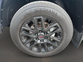 2024 Toyota TUNDRA 4X4 Tundra CrewMax SR in Stratford, Ontario - 6 - w320h240px