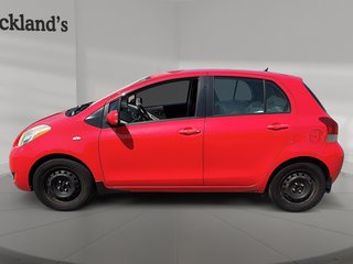 2009 Toyota Yaris 5-door Hatchback LE 4A in Stratford, Ontario - 5 - w320h240px