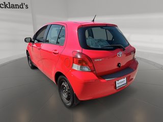 2009 Toyota Yaris 5-door Hatchback LE 4A in Stratford, Ontario - 4 - w320h240px