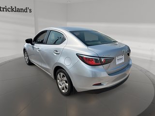 2018 Toyota Yaris 4-Door Sedan 6MT in Stratford, Ontario - 4 - w320h240px
