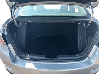 2018 Toyota Yaris 4-Door Sedan 6MT in Stratford, Ontario - 6 - w320h240px