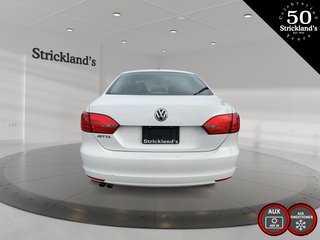 2013  Jetta Trendline plus 2.0 5sp in Stratford, Ontario - 3 - w320h240px