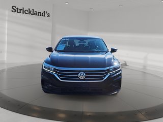 2022  Passat Highline 2.0T 6sp at w/Tip in Stratford, Ontario - 2 - w320h240px