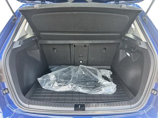 2024 Volkswagen Taos Comfortline 1.5T 7sp at DSG w/ Tip 4M in Stratford, Ontario - 6 - w320h240px