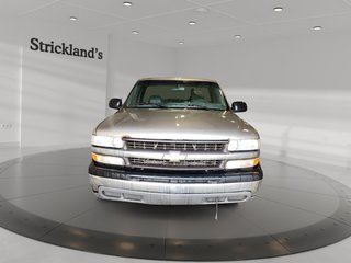 2000 Chevrolet Light Duty C/K1500 Silverado Reg Cab in Stratford, Ontario - 2 - w320h240px